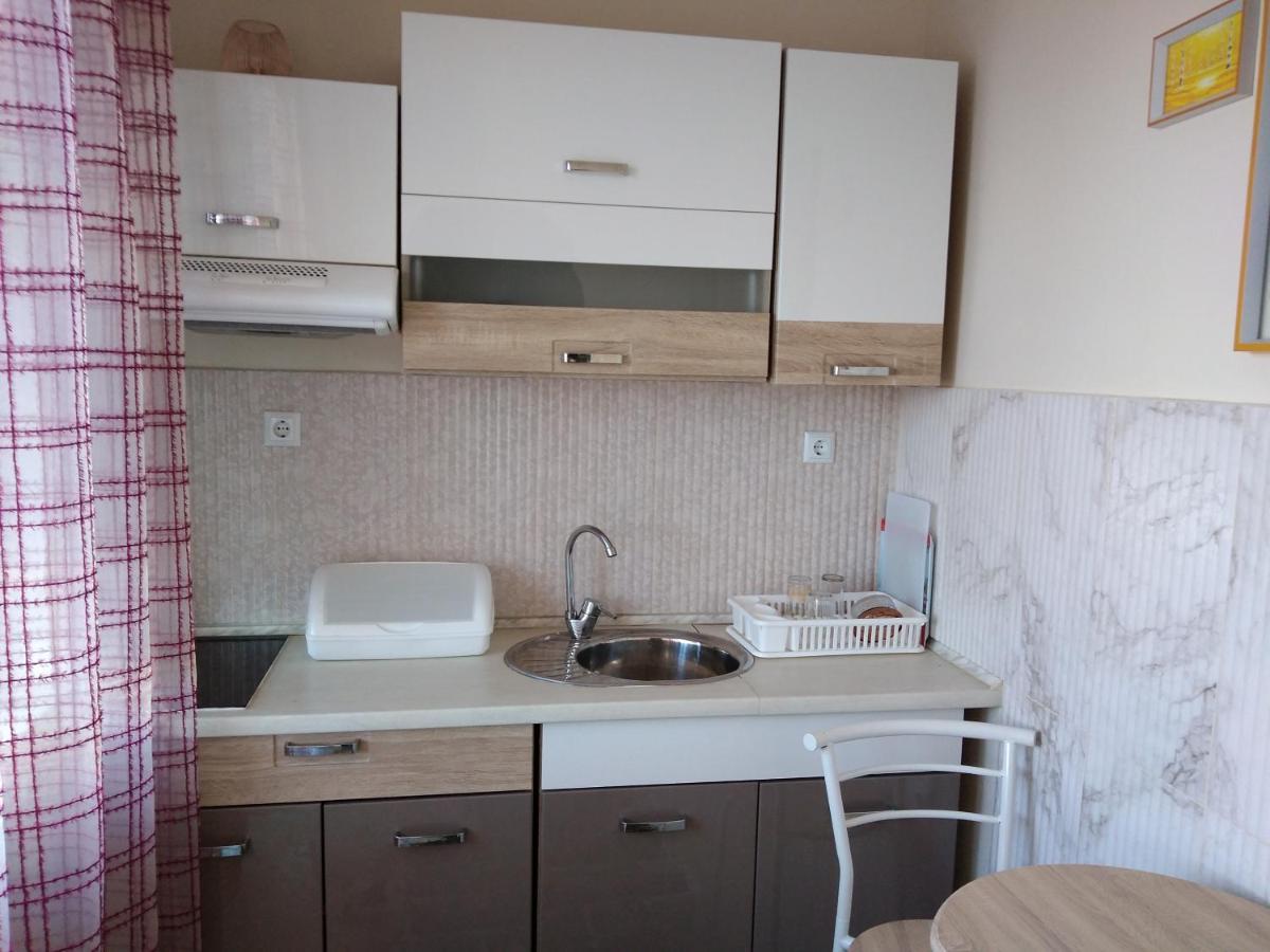 Къща За Гости Синьо Лято Pomorie Exterior foto